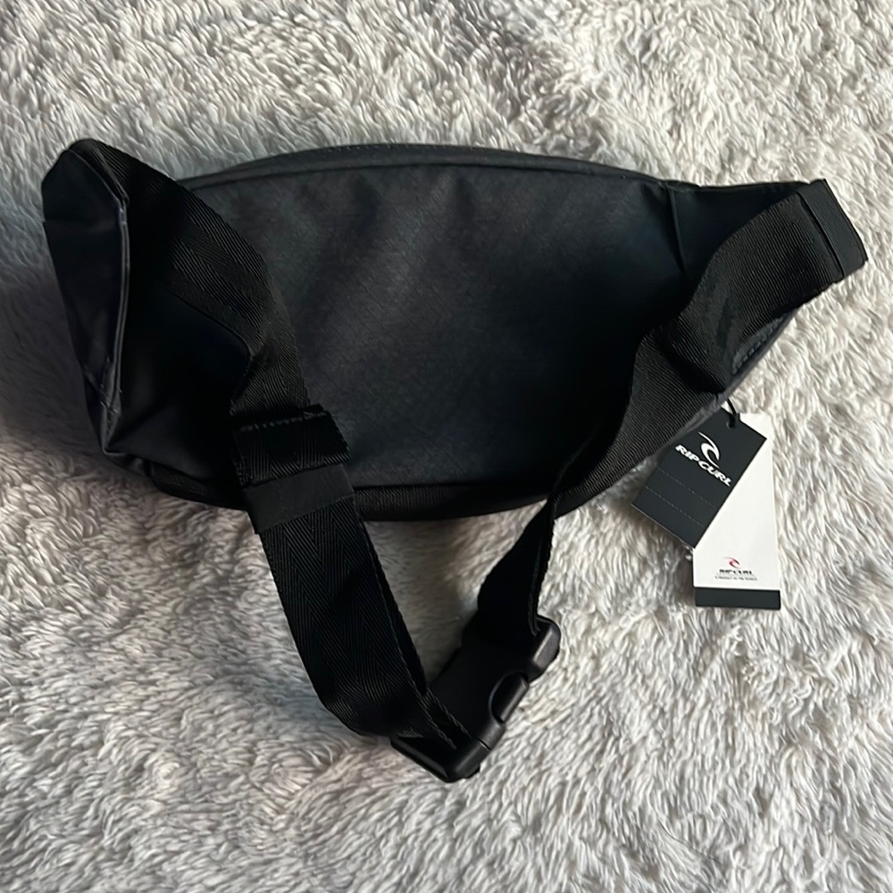 New Rip Curl Bag - Picture 2 of 3